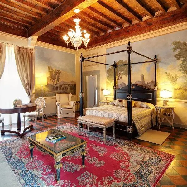 Villa Il Sasso - Dimora d'Epoca，位于Troghi的酒店