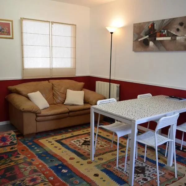 Appartement 3 chambres, Camping La Pointe，位于Saint-Ségal的酒店