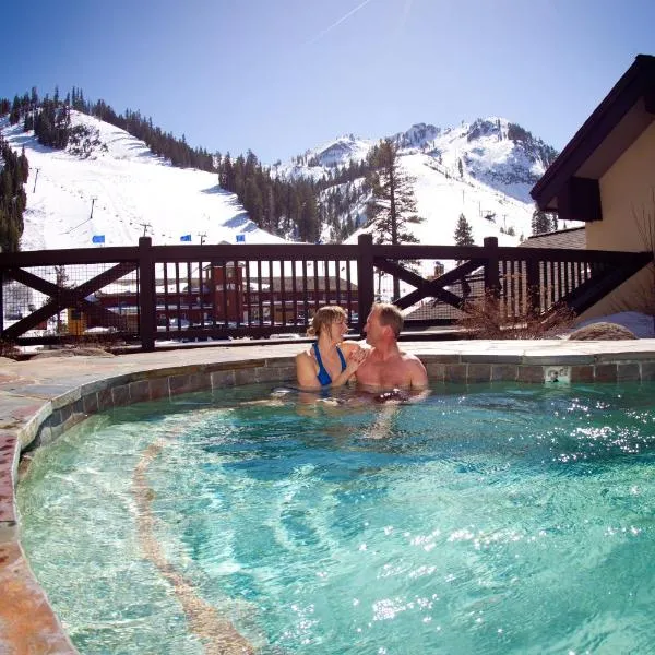 The Village at Palisades Tahoe，位于奥林匹克谷的酒店