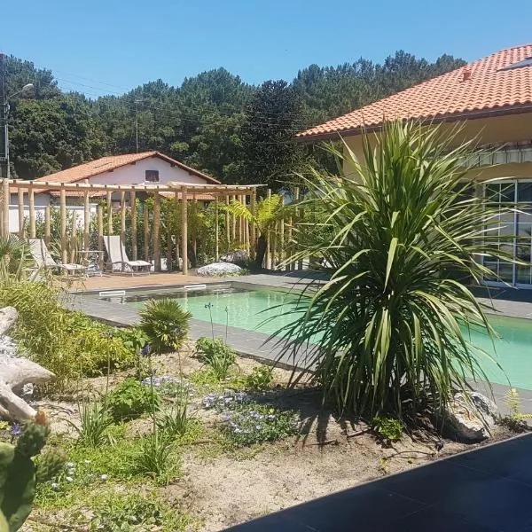 Chambre d'hôtes avec terrasse, meublé tourisme 1 étoile，位于卡布勒通的酒店