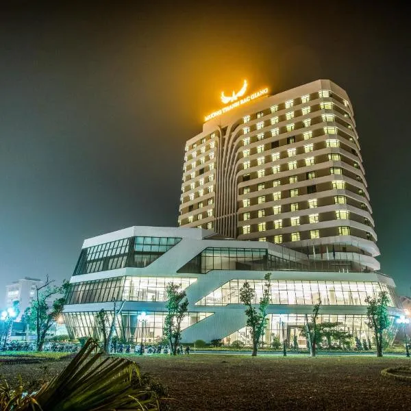 北江孟青大酒店，位于Việt Yên的酒店