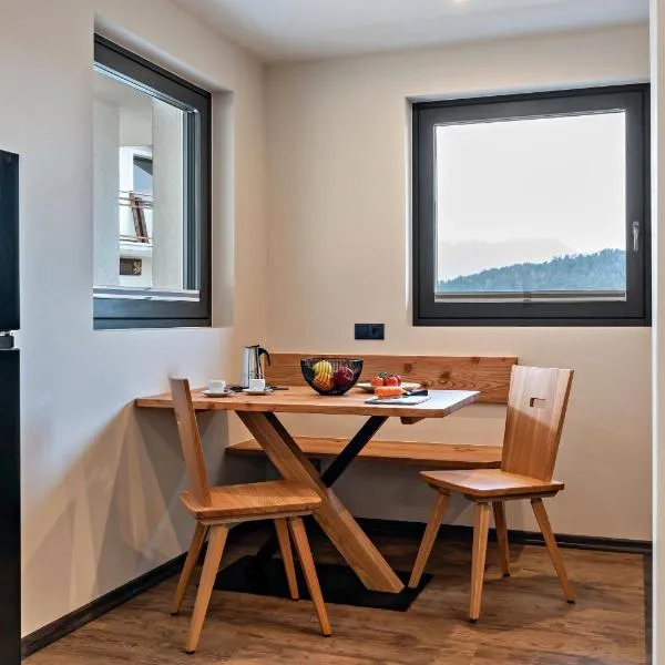 Villa Lara Lärche，位于卡斯特尔罗托的酒店