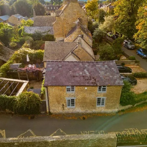 Cotswolds Corner Cottage，位于金汉姆的酒店