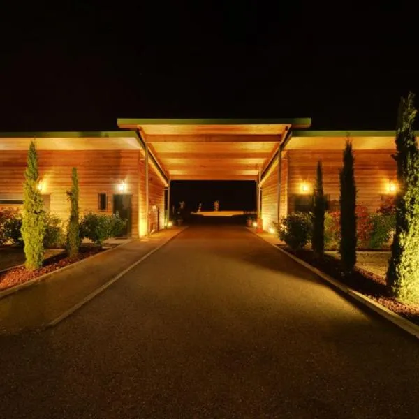 生态汽车旅馆，位于佩鲁日的酒店