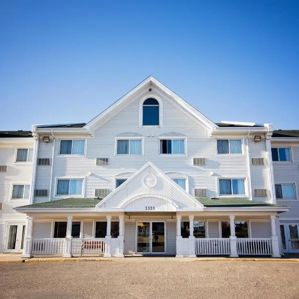 Travelodge Suites by Wyndham Regina - Eastgate Bay，位于Pilot Butte的酒店