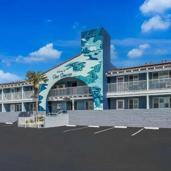 Pacific Coast Roadhouse Hotel，位于圣西米恩的酒店