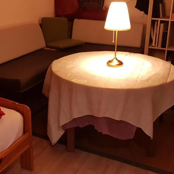 Souterrain Zimmer mit Sauna，位于Großaitingen的酒店