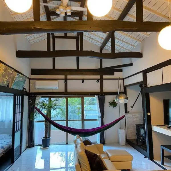 リベラ小波月古民家再生 海岸横プライベートビーチ並み，位于Iwada的酒店