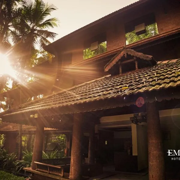 Emarald Resort，位于Pattāmbi的酒店