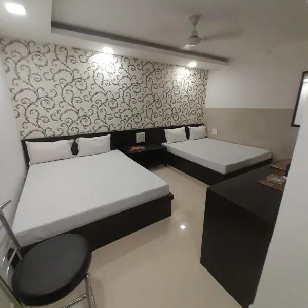 Hotel Shree，位于希萨尔的酒店