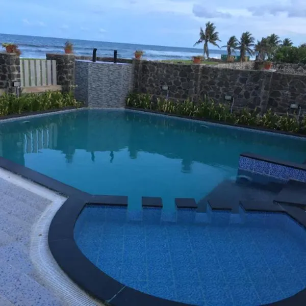 Serene Seaview 3 BHK Villa with Shared pool & Shared Beach，位于马哈巴利普拉姆的酒店