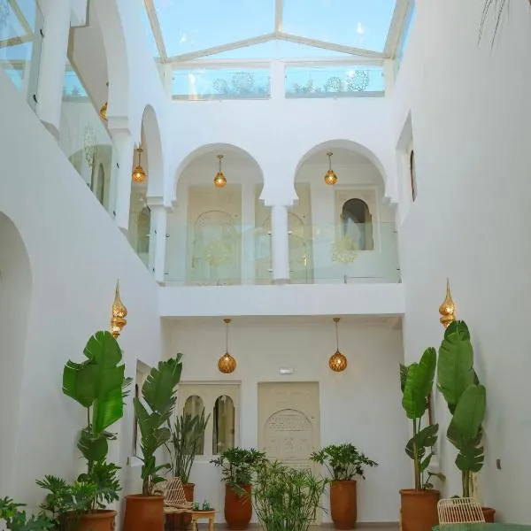 Riad Dar Blanche & Spa，位于马拉喀什的酒店