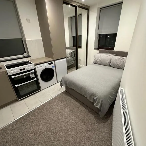 Unique Modern, 1 Bed Flat, 15 Mins To Central London，位于亨顿的酒店