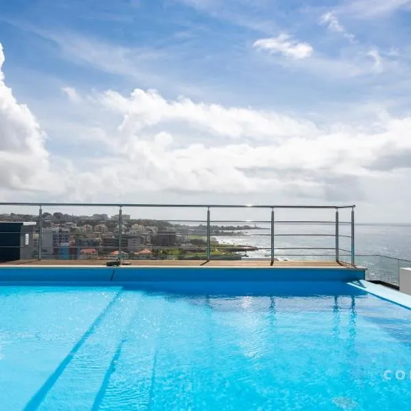 3 bdr aprt, stunning seaview, rooftop pool - LCGR，位于Cidade Velha的酒店