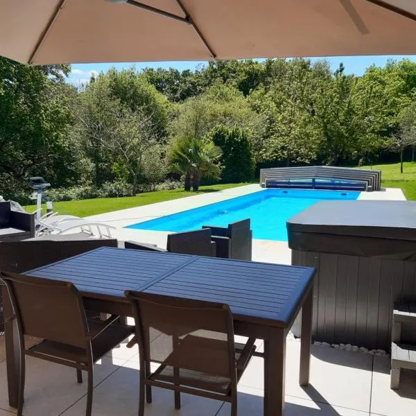 chambre d'hôtes Les Hortensias，位于Saint-Jean-la-Poterie的酒店