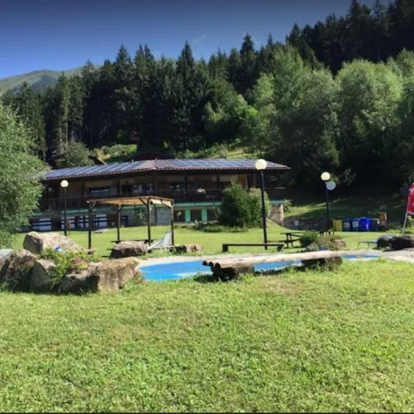 Camping & Chalet Pian della Regina，位于泰穆的酒店