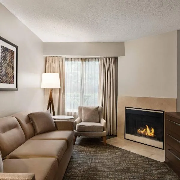 Residence Inn Atlanta Duluth Gwinnett Place，位于德卢斯的酒店