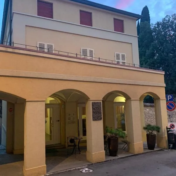 摩多斯卫温蒂E室休闲酒店，位于布里西盖拉的酒店