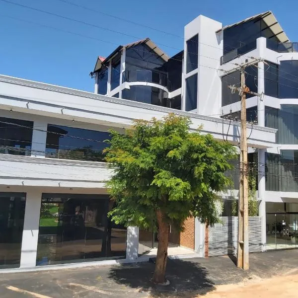Hotel Ara，位于埃斯特城的酒店
