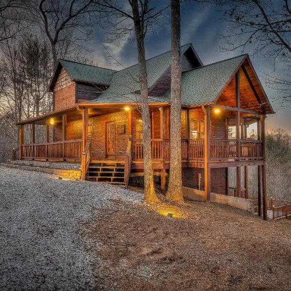 Cozy Blue Ridge Cabin in Heart of the Mountains，位于蓝岭的酒店