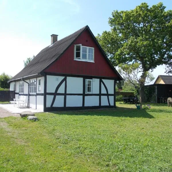 Paradiset Holiday House，位于Vejrø的酒店