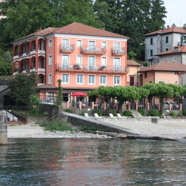 里瓦酒店，位于Arcumeggia的酒店
