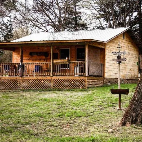Liberty Cabin on Collier Creek，位于Norman的酒店