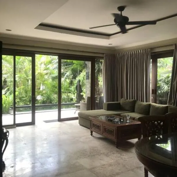 Spacious Private Pool Apartment-Beachside Resort，位于甘地达萨的酒店