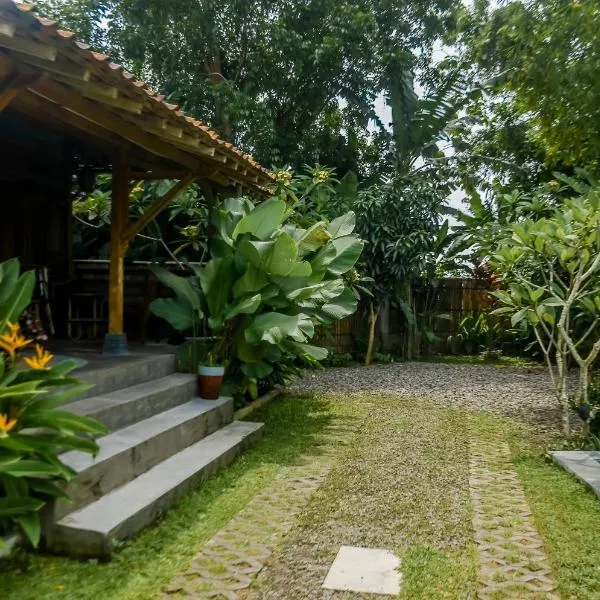 Villa Nextdoor Nature Yogyakarta，位于Timuran的酒店