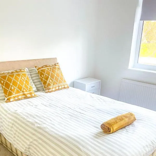 3-Bed House in London Garden & free parking，位于奇斯尔赫斯特的酒店