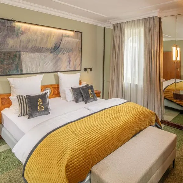 Hotel Erbprinz - Gourmet & Spa，位于埃特林根的酒店