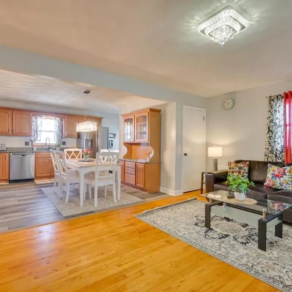 Deck and Grill Convenient Home in Hummelstown，位于洪美尔斯镇的酒店