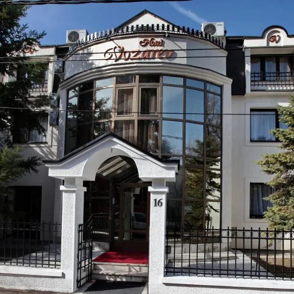 佳妮沃思福酒店，位于Resnik的酒店