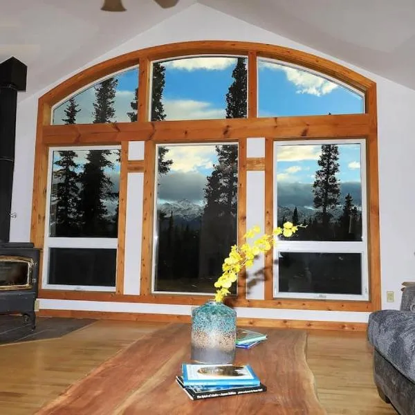 3 Bedroom Home with Amazing Views 11 mi from Denali，位于希利的酒店
