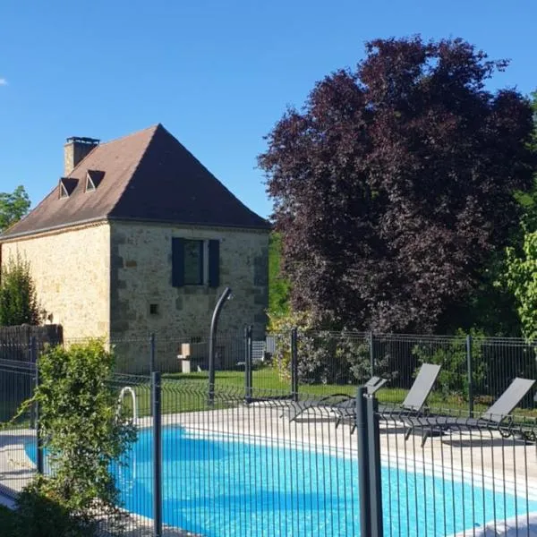GITE AU ROC DE BOURZAC AVEC PISCINE PRIVÉE，位于Bayac的酒店