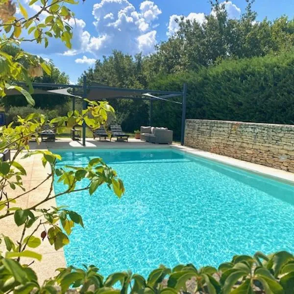 Mas Oréa côté piscine，位于戈尔德的酒店