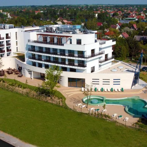 维塔尔那提斯酒店，位于Vértesacsa的酒店