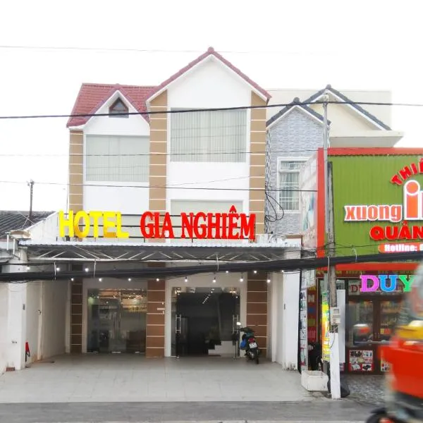 Khách sạn Gia Nghiêm，位于Ấp Gia Tuốch的酒店