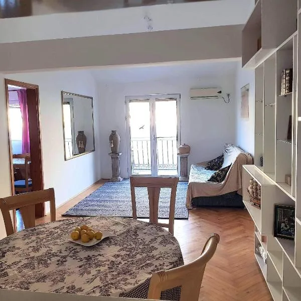 Мечта поэта с видом на Котор，位于Muo的酒店