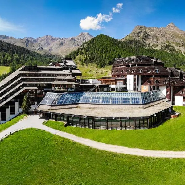 Blu Hotel Senales Zirm-Cristal，位于马索科托的酒店