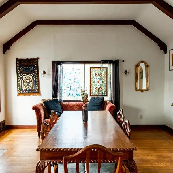 Beautiful, Historic Family Home near Lake Merritt，位于旧金山的酒店