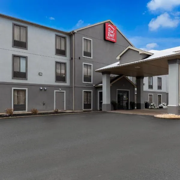 Red Roof Inn & Suites Bloomsburg - Mifflinville，位于Wapwallopen的酒店