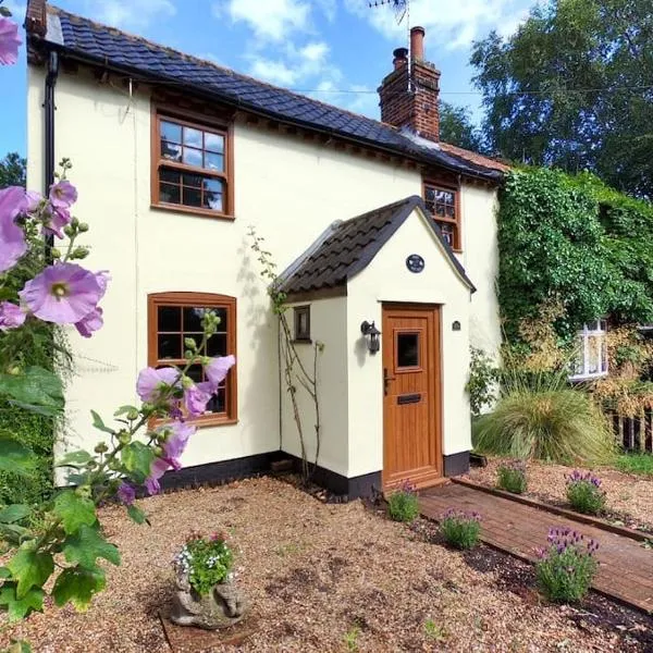 Rose Cottage, 2 Bedroom Cottage with character, near Southwold，位于Wrentham的酒店
