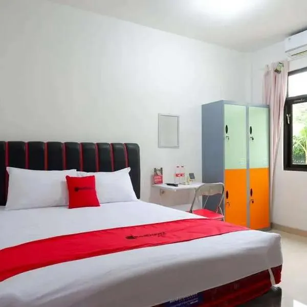 RedDoorz Syariah near Universitas Jenderal Soedirman 2，位于普禾加多的酒店