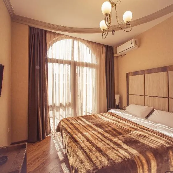 皇家威尼斯酒店，位于巴统的酒店