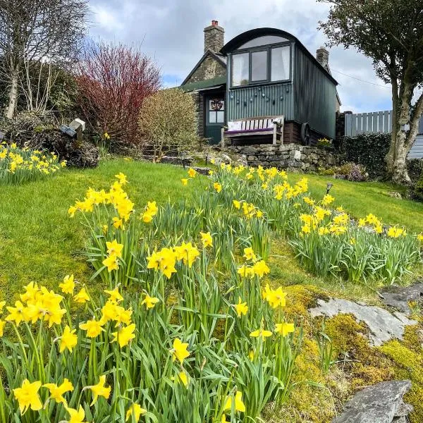 5 Star Shepherds Hut in Betws y Coed with Mountain View，位于贝图瑟科伊德的酒店