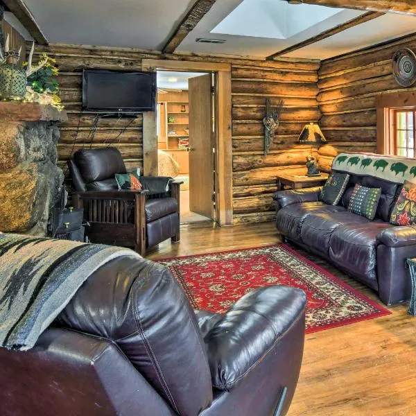 Allenspark Vacation Rental Near Estes Park!，位于Allenspark的酒店