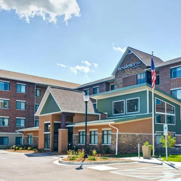 Residence Inn by Marriott Cleveland Airport/Middleburg Heights，位于斯特朗斯维尔的酒店