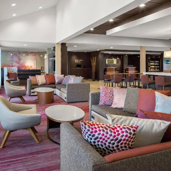 Courtyard by Marriott Pittsburgh Airport，位于Clinton的酒店