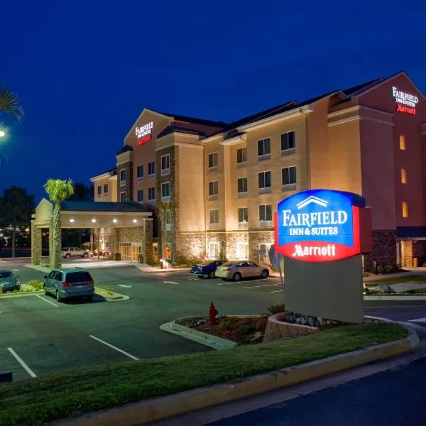 Fairfield Inn & Suites by Marriott Commerce，位于Jefferson的酒店